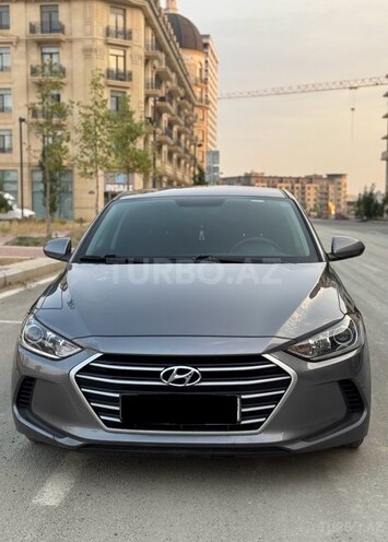 Hyundai Elantra-1