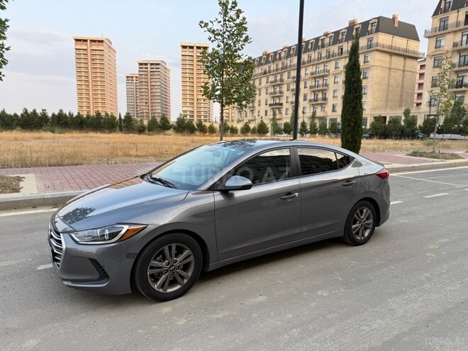 Hyundai Elantra-4