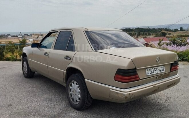Mercedes E 250 1993, 225,000 km - 2.5 л - Bakı