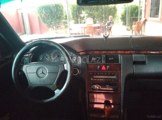 Mercedes E 280 1997, 350,000 km - 2.8 l - Şirvan