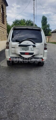 Mitsubishi Pajero-2
