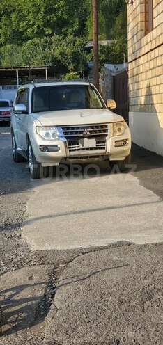 Mitsubishi Pajero-3