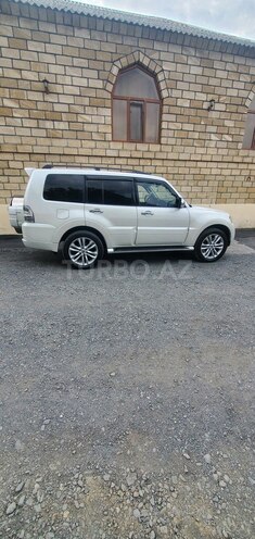 Mitsubishi Pajero-11