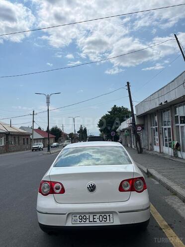 Volkswagen Passat 2010, 321,000 km - 2.0 l - Qax