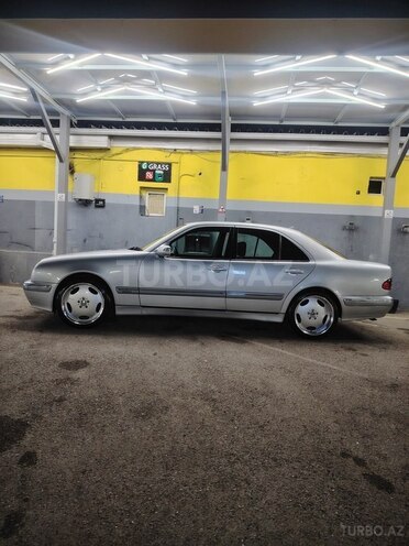 Mercedes E 200 2000, 334,000 km - 2.0 l - Gəncə
