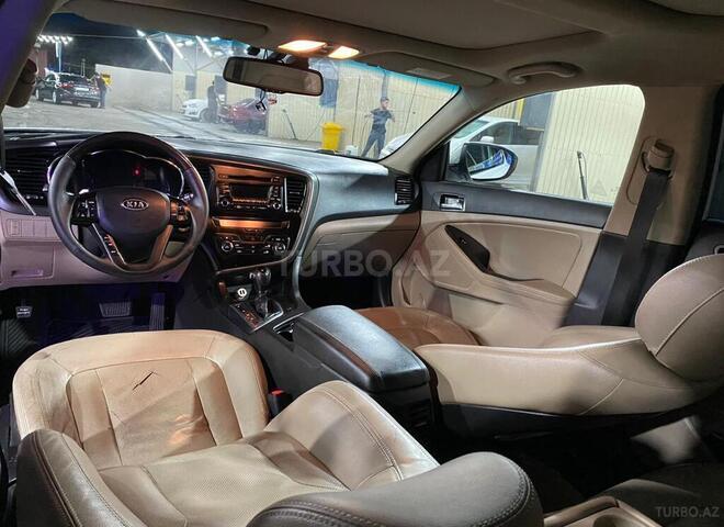 Kia Optima-4