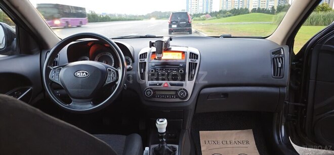 Kia  2008, 318,679 km - 1.6 l - Bakı