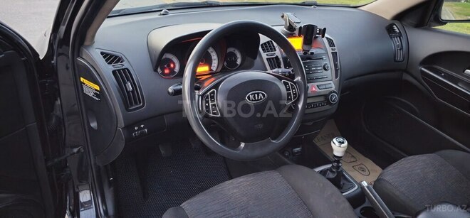 Kia  2008, 318,679 km - 1.6 l - Bakı