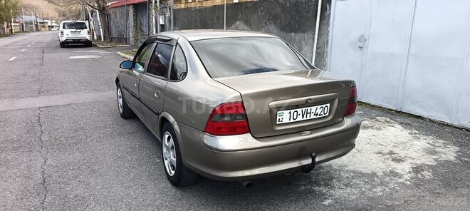 Opel Vectra 1996, 283,734 km - 1.8 l - Qax