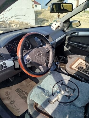 Opel Astra 2009, 240,000 km - 1.4 l - Gəncə