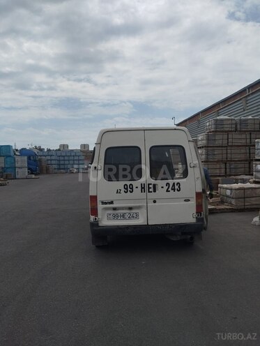 Ford Transit-5