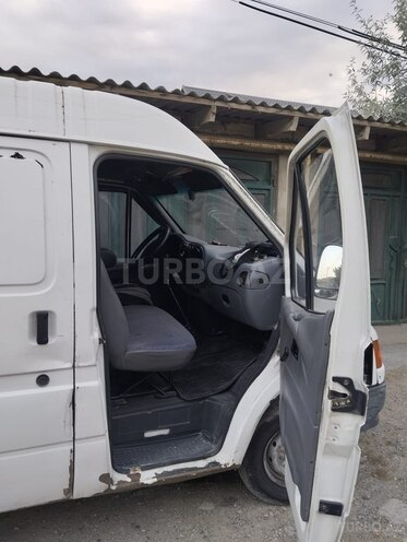 Ford Transit-17
