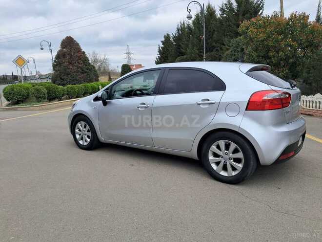 Kia Rio-4