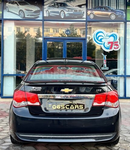 Chevrolet Cruze-12