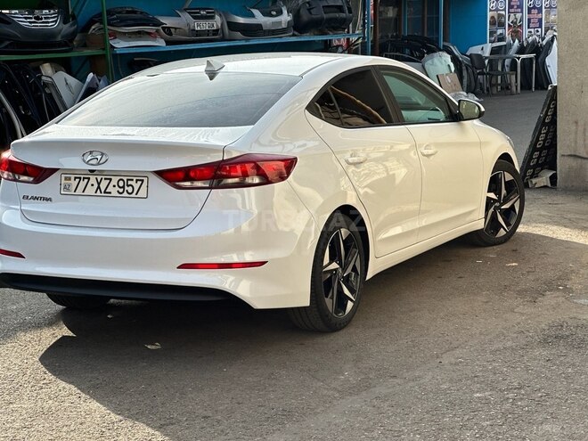 Hyundai Elantra 2018, 86,000 km - 2.0 l - Bakı
