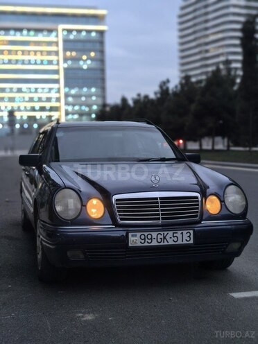 Mercedes E 200 1998, 272,000 km - 2.0 l - Bakı