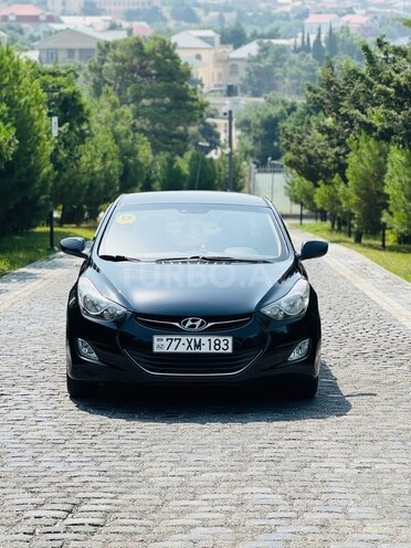 Hyundai Elantra-1