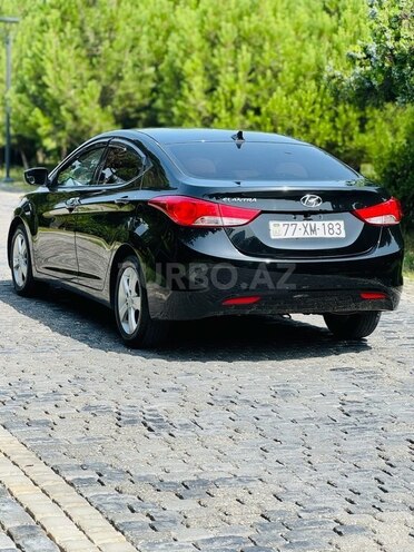 Hyundai Elantra-7