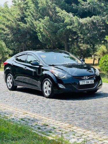 Hyundai Elantra-4