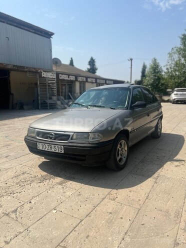 Opel Astra 1995, 150,000 km - 1.6 l - Cəlilabad