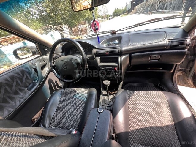 Opel Astra 1995, 150,000 km - 1.6 l - Cəlilabad
