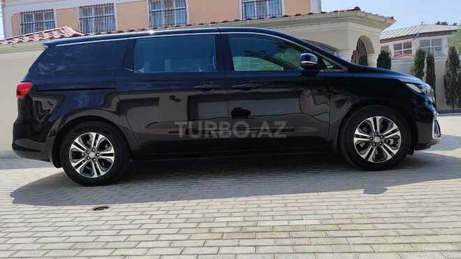 Kia Carnival-3