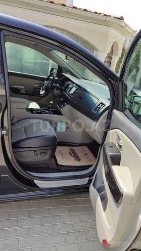 Kia Carnival-9