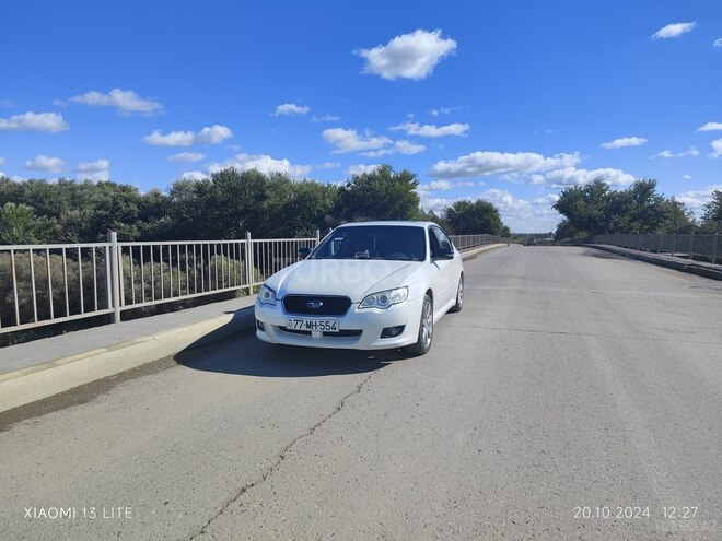 Subaru Legacy-1