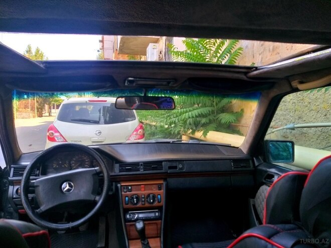 Mercedes E 300 1993, 355,550 km - 3.0 l - Bakı
