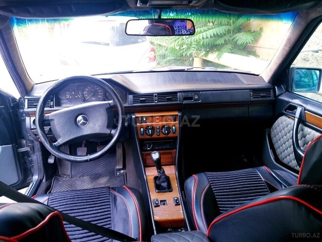 Mercedes E 300 1993, 355,550 km - 3.0 l - Bakı