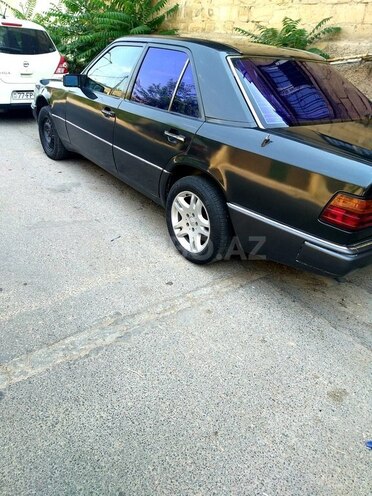 Mercedes E 300 1993, 355,550 km - 3.0 l - Bakı