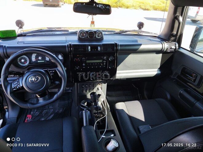 Toyota FJ Cruiser 2013, 185,500 km - 4.0 l - Bakı