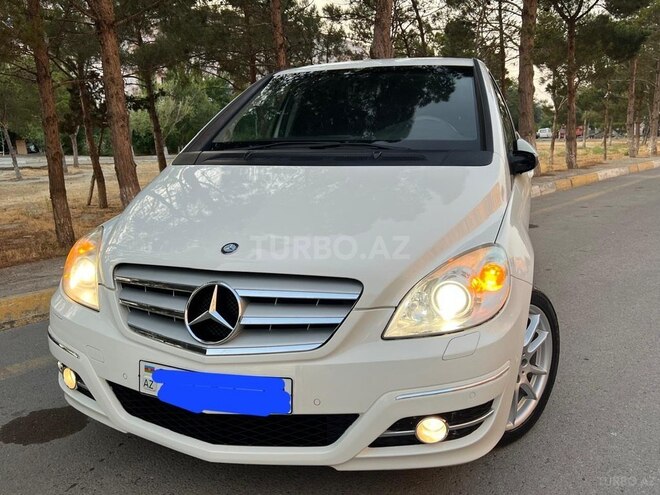 Mercedes B 180 2010, 102,000 km - 1.7 л - Sumqayıt