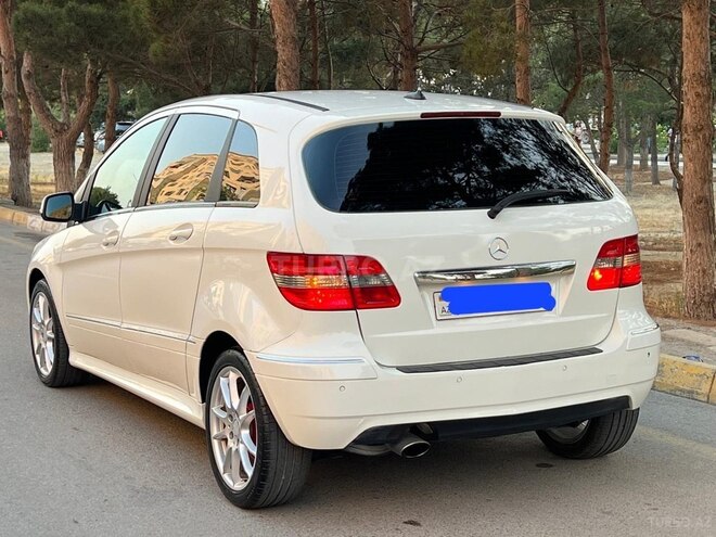 Mercedes B 180 2010, 102,000 km - 1.7 л - Sumqayıt