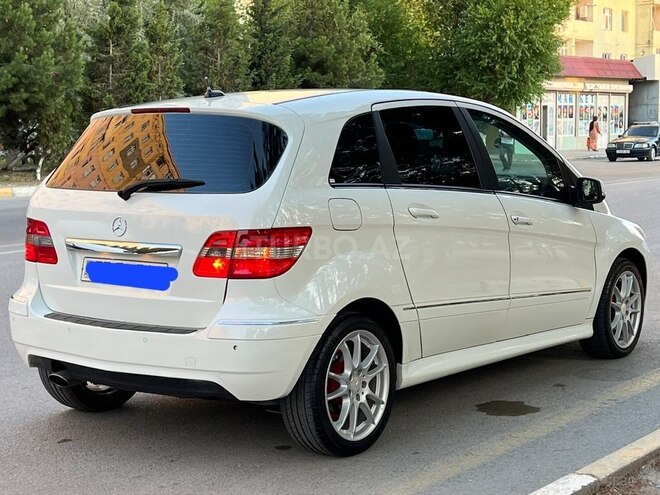 Mercedes B 180 2010, 102,000 km - 1.7 л - Sumqayıt