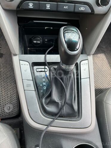 Hyundai Elantra 2016, 233,355 km - 1.4 l - Bakı