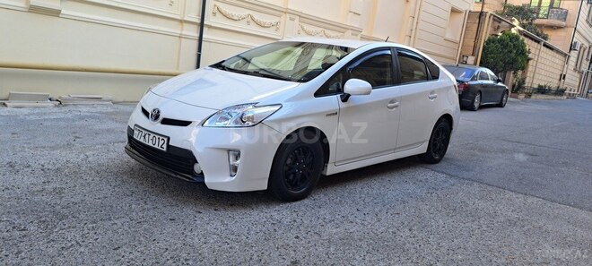 Toyota Prius-3