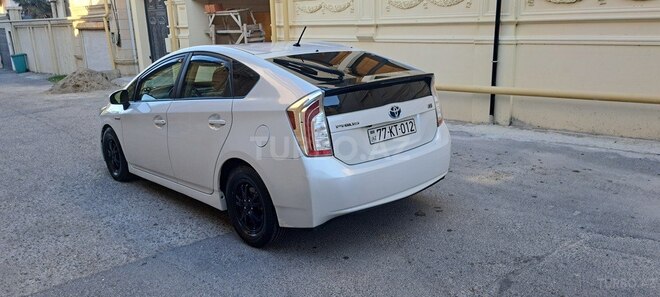 Toyota Prius-5