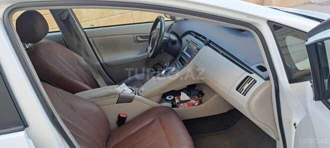 Toyota Prius-8
