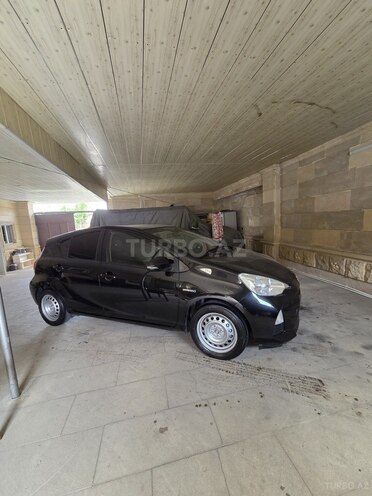 Toyota Prius C 2015, 158,500 km - 1.5 l - Xırdalan