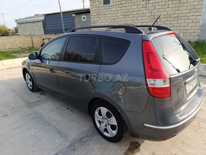 Hyundai i30 2009, 250,000 km - 1.4 l - Sabirabad
