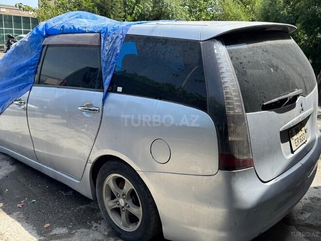 Mitsubishi Grandis 2005, 150,000 km - 2.4 l - Sumqayıt