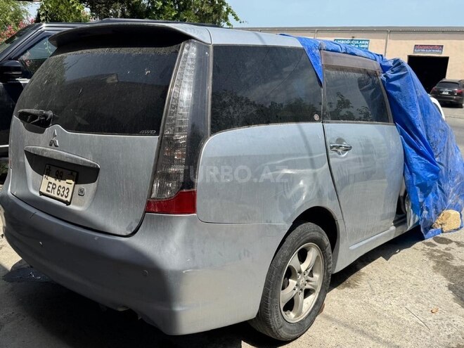 Mitsubishi Grandis 2005, 150,000 km - 2.4 l - Sumqayıt