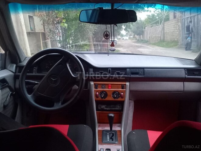 Mercedes E 200 d 1993, 285,000 km - 2.0 л - Bakı