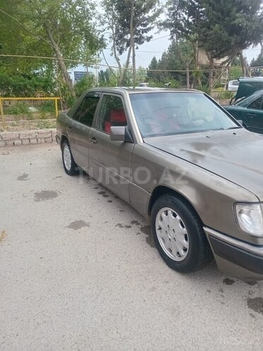 Mercedes E 200 d 1993, 285,000 km - 2.0 л - Bakı
