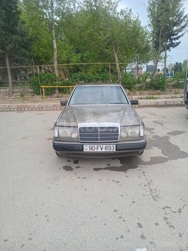 Mercedes E 200 d 1993, 285,000 km - 2.0 л - Bakı