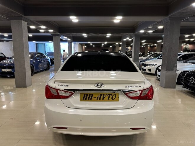 Hyundai Sonata-5