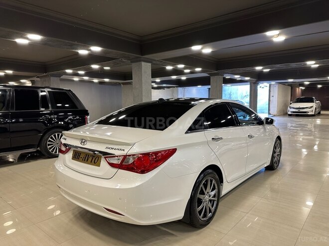 Hyundai Sonata-6