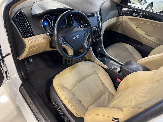 Hyundai Sonata-8