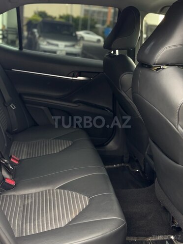 Toyota Camry-13